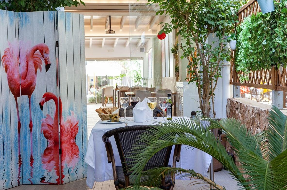 Hostal Rosales Es Pujols Luaran gambar